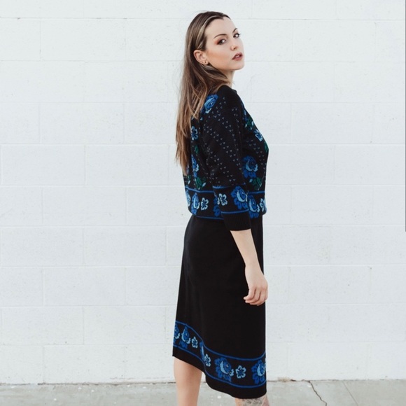 Vintage Dresses & Skirts - VINTAGE Floral Knit Skirt Sweater Set